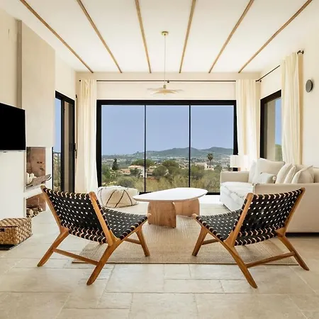 Panoramic Views And Pool In Del Alba